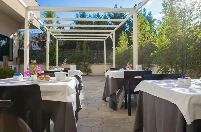 Zenit Salento מלון לצ'ה